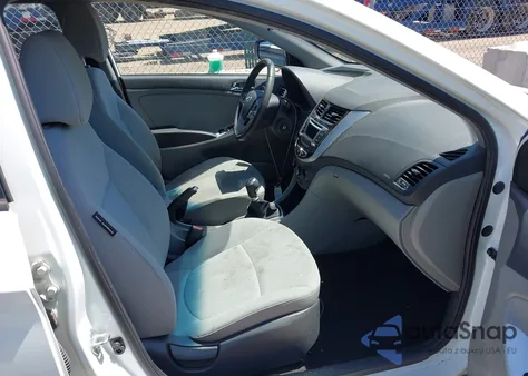 2014 Hyundai Accent Se z USA, uszkodzony, nr VIN KMHCU5AE4EU171645